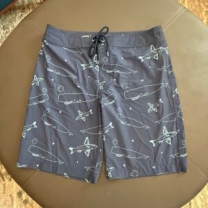 Travis Mathew Board Shorts Mens 34 Blue Fish Whale Pattern Drawstring Beach Surf